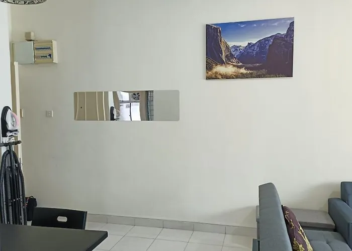 E-Tiara Apt King Size Bed 1-7Pax Lrt Ysw Homes